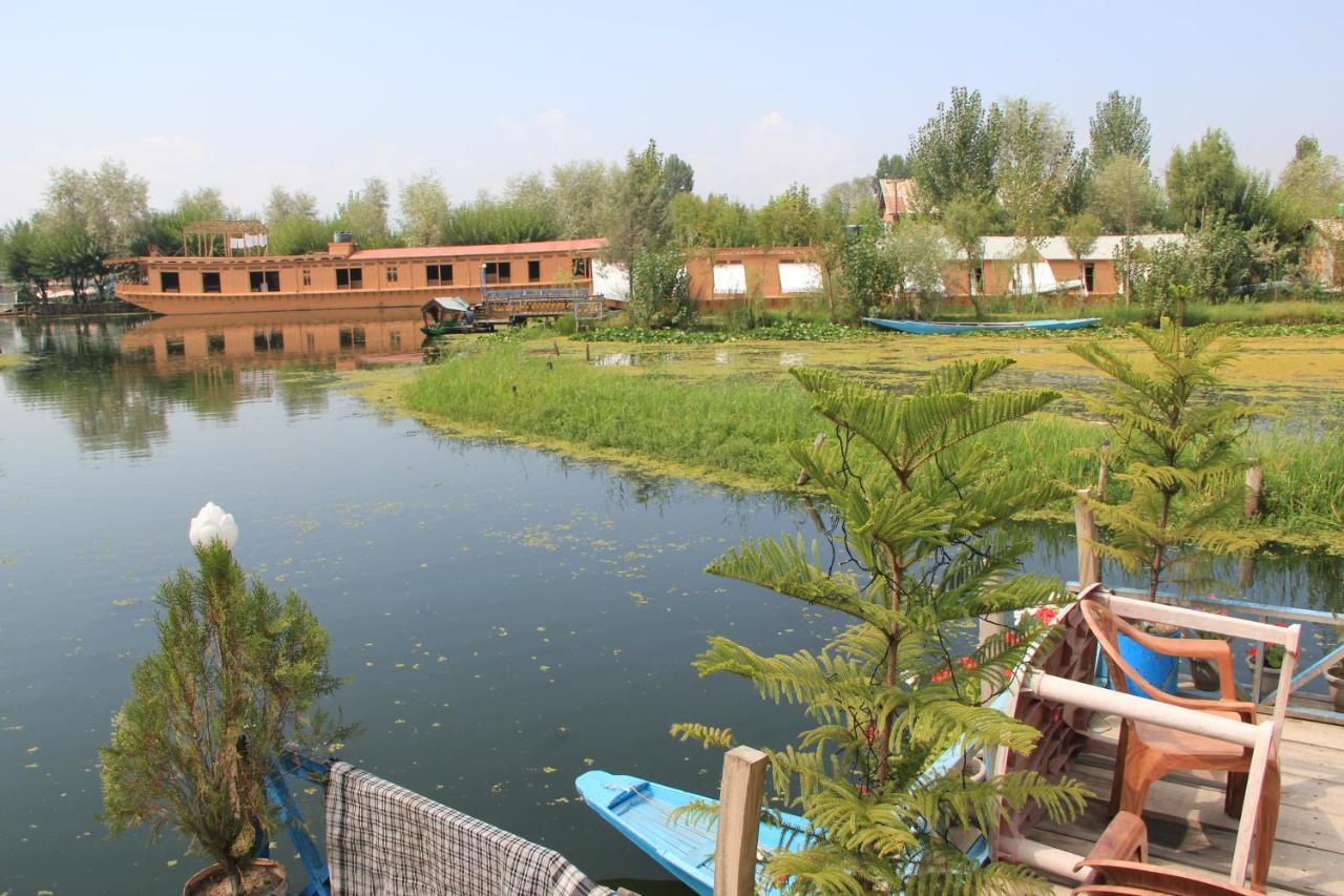 Hotel Umbrella Group Of House Boat Srīnagar Exterior foto