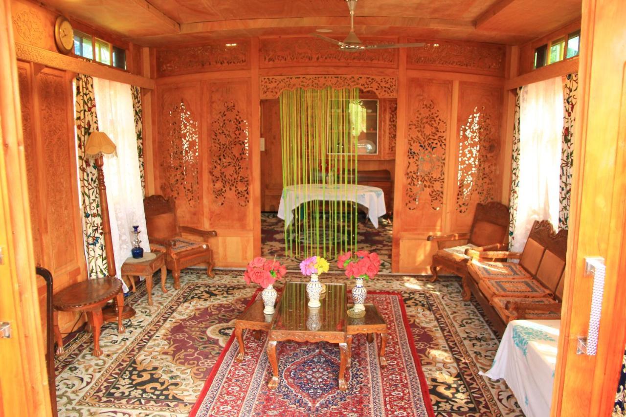 Hotel Umbrella Group Of House Boat Srīnagar Exterior foto
